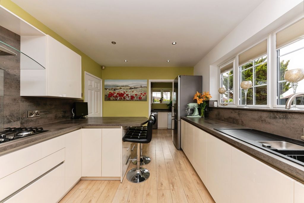 Property photo 3 of 35 Kitchen 2