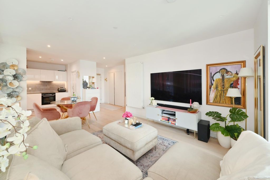 Property photo 2 of 14