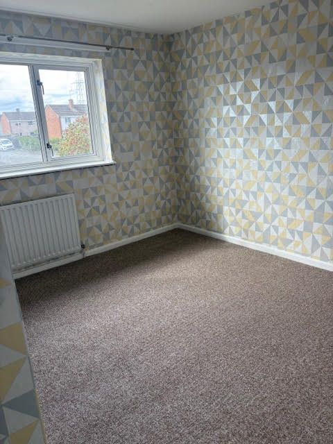 Property photo 3 of 4 Bed 2