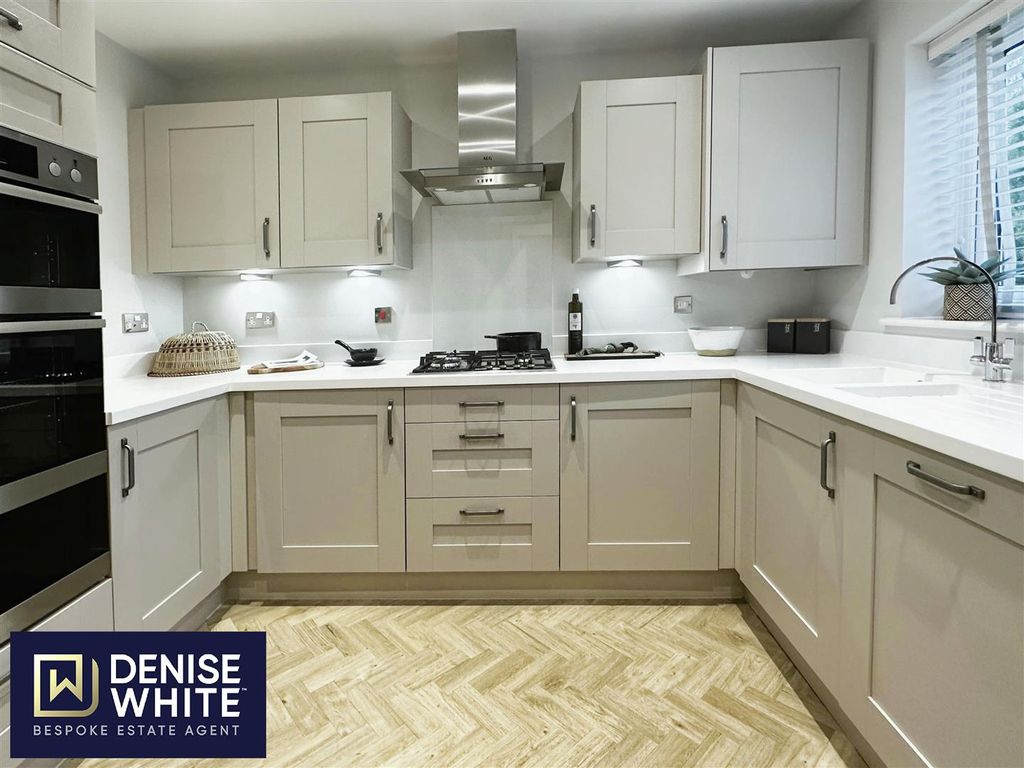 Property photo 3 of 32 Showroom Kitchen