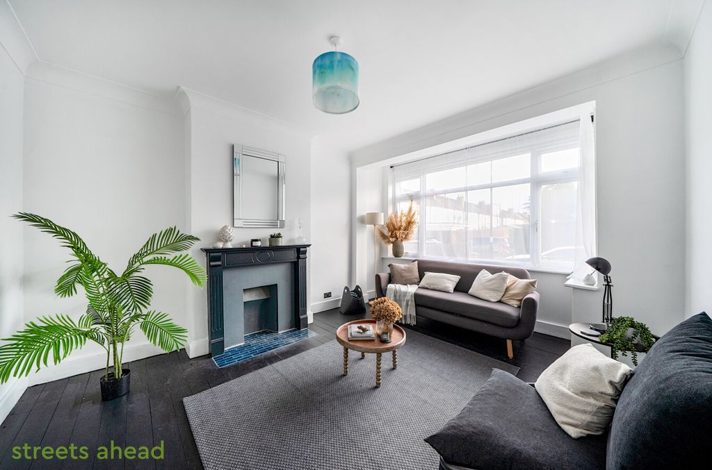 Property photo 2 of 21 14F9840B-4748-419...