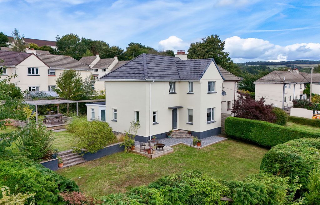 Property photo 1 of 31