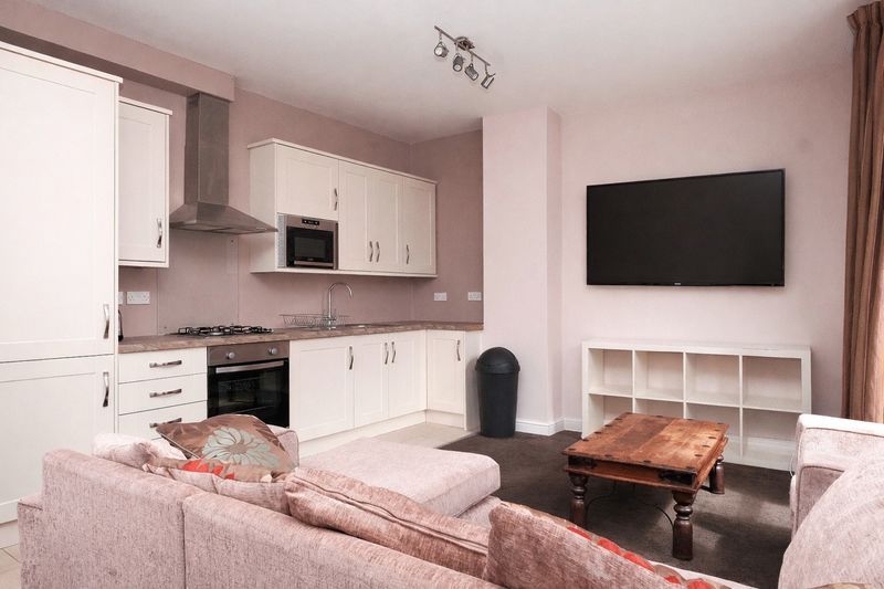 Property photo 3 of 9 Photo 10