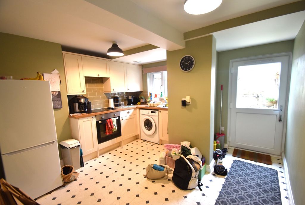 Property photo 2 of 7 Tiverton Seddons