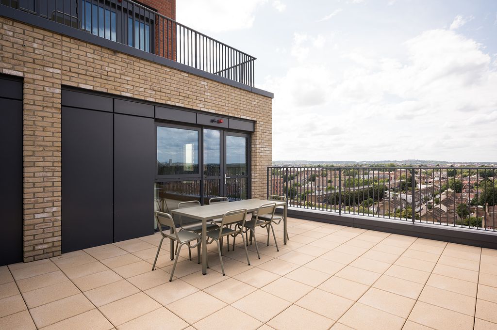 Property photo 3 of 11