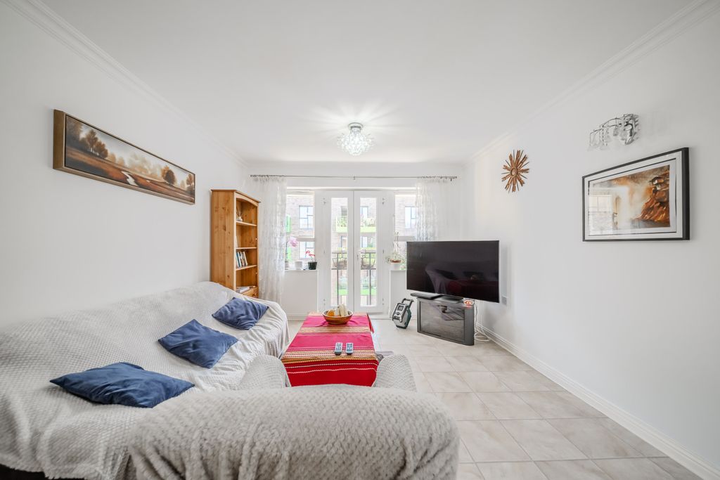Property photo 2 of 33
