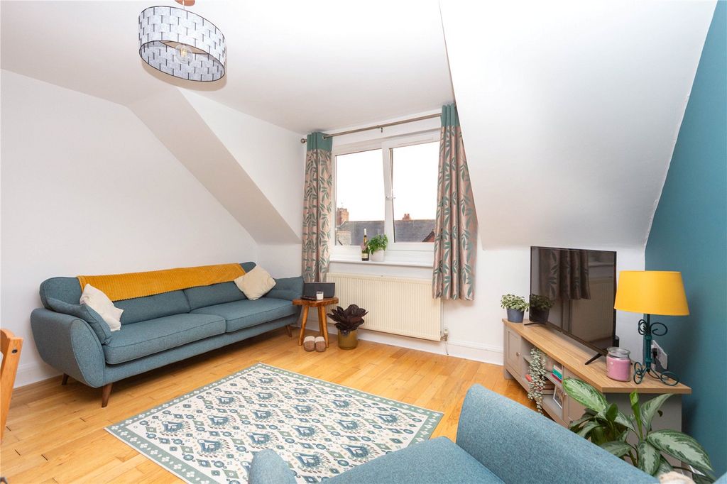 Property photo 3 of 24 Picture No. 01