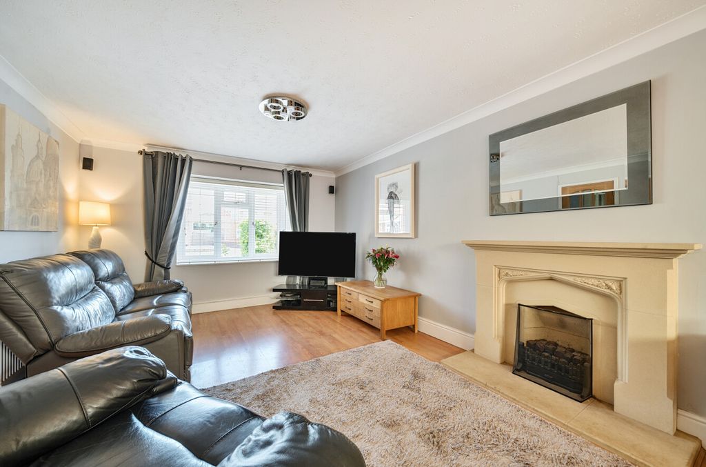 Property photo 2 of 19 12828862