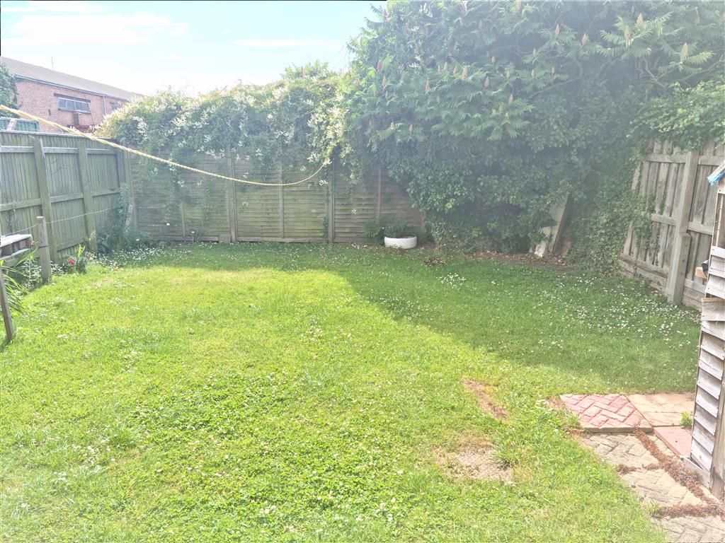 Property photo 3 of 8 Garden