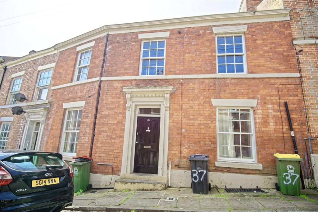 Property photo 1 of 8 Exterior