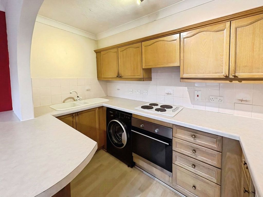 Property photo 3 of 7 Kitchen