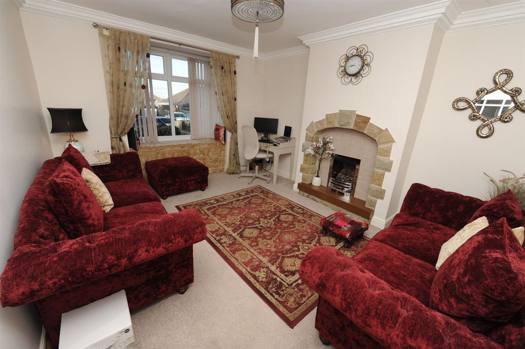 Property photo 2 of 14