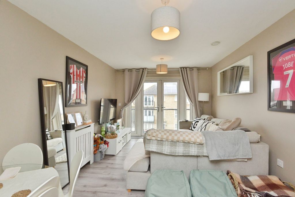 Property photo 2 of 17 Pbox-Img.Jpg