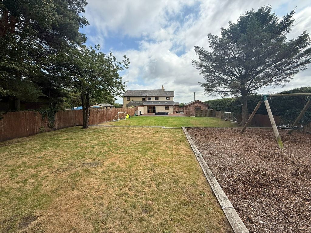 Property photo 2 of 35