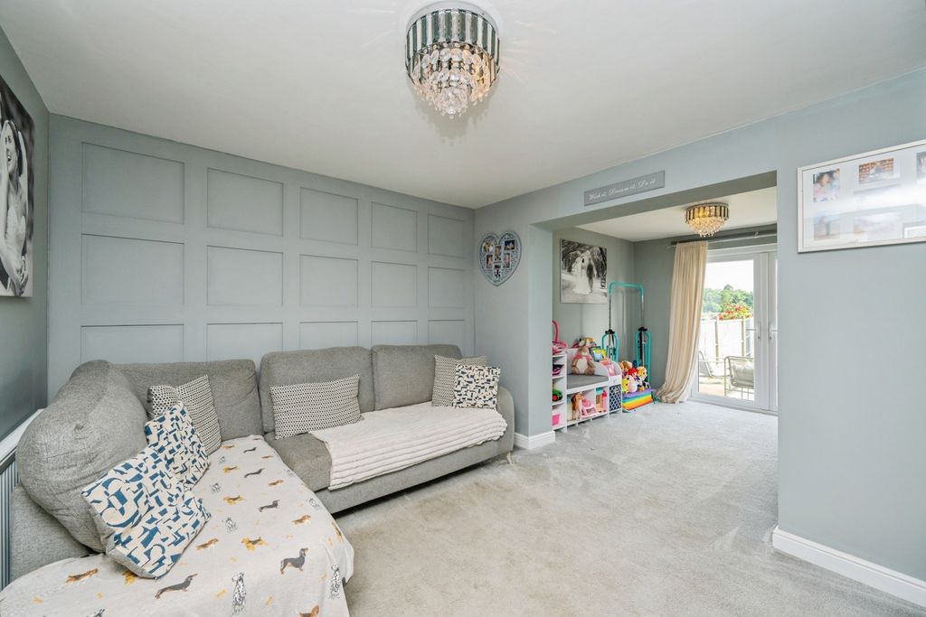 Property photo 3 of 21 Pbox-Img.Jpg
