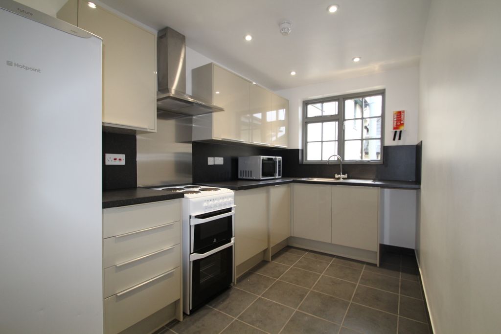 Property photo 3 of 5 Shared Kitchen