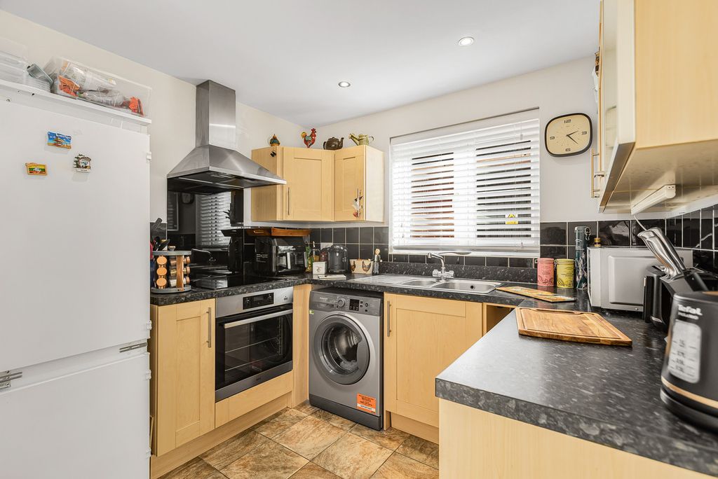 Property photo 3 of 12