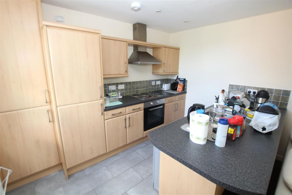 Property photo 3 of 6 Kitchen.Jpg
