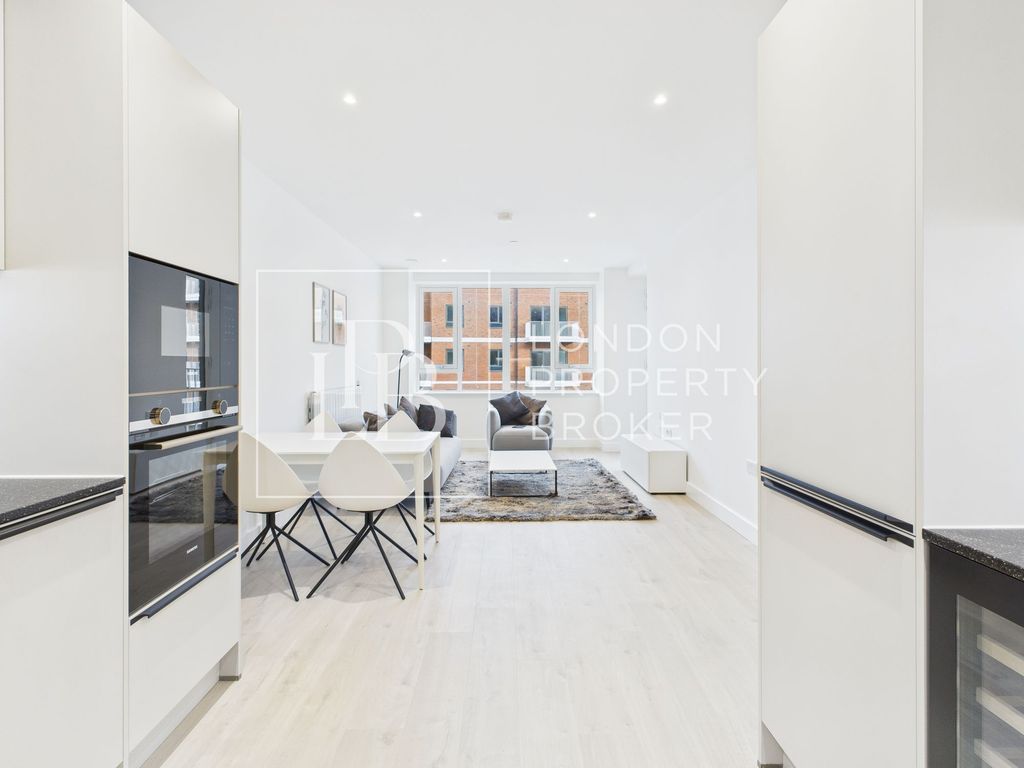 Property photo 3 of 14