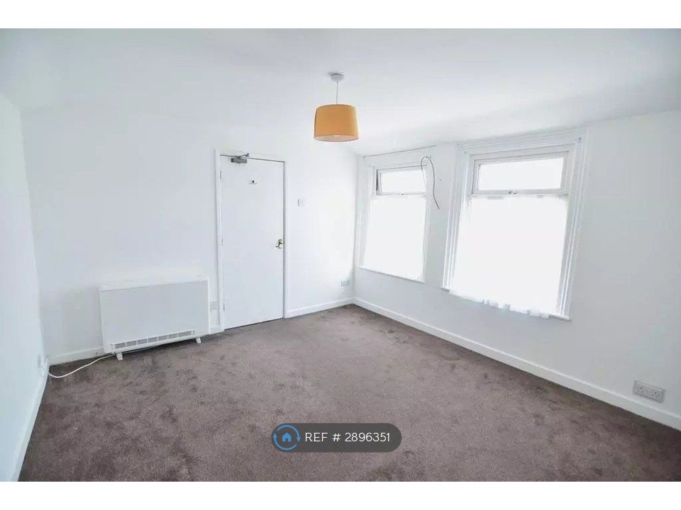 Property photo 1 of 3