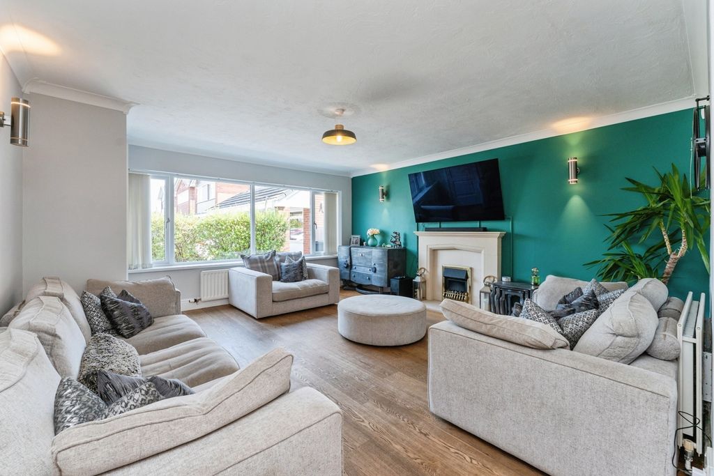 Property photo 3 of 31 Pbox-Img.Jpg