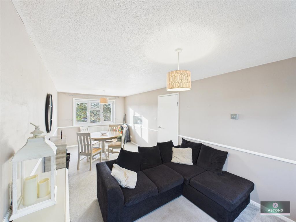 Property photo 2 of 8 Cam04622G0-Pr0112-Still006.Jpg