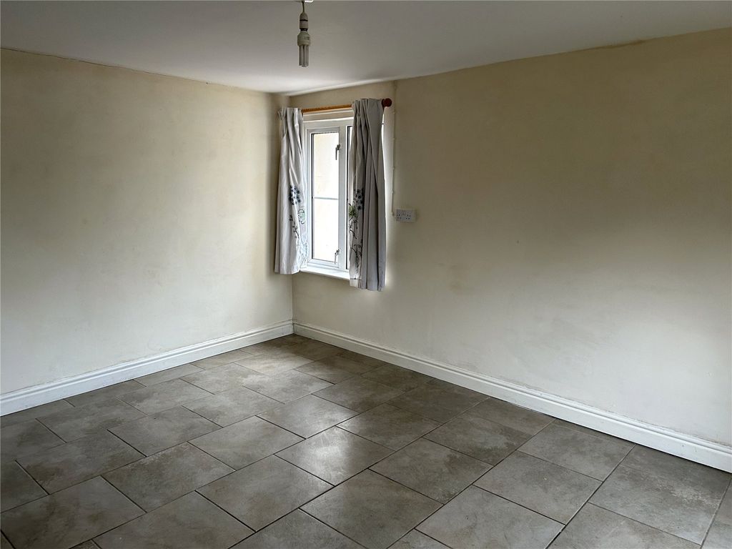 Property photo 3 of 16 Picture No. 04