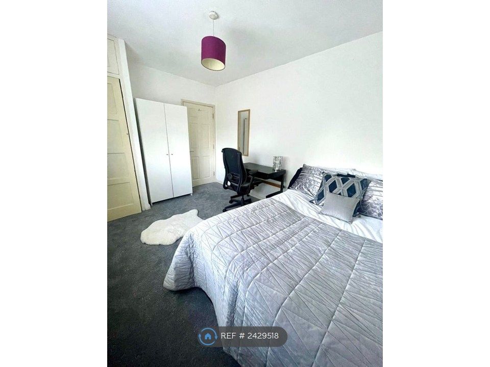 Property photo 2 of 5 Room 5
