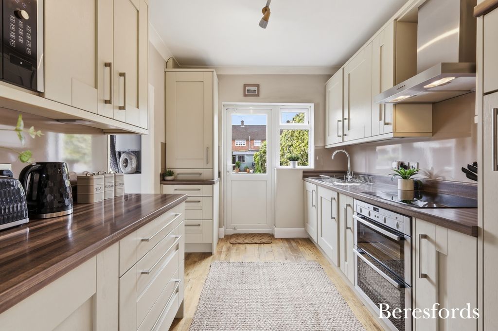 Property photo 2 of 38 Picture No. 19