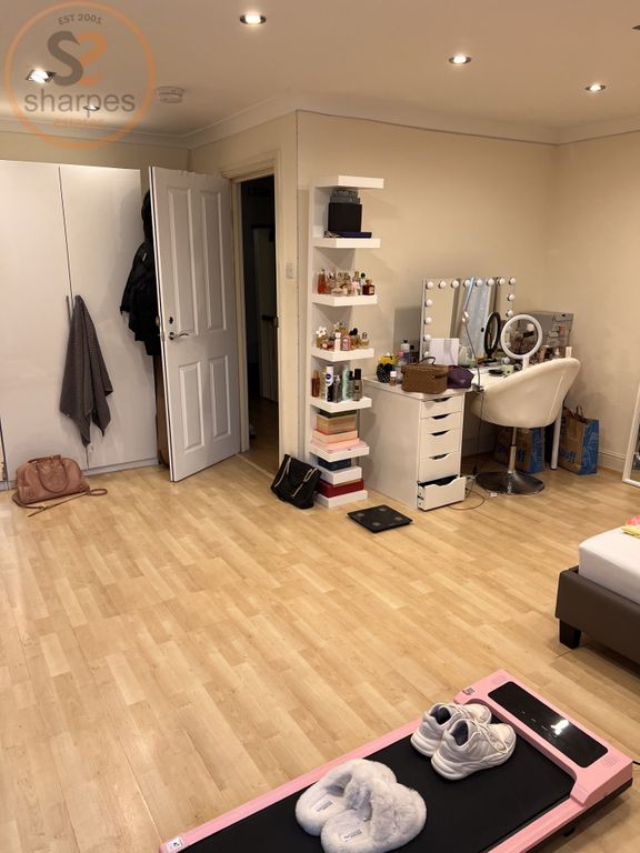 Property photo 3 of 15 A4