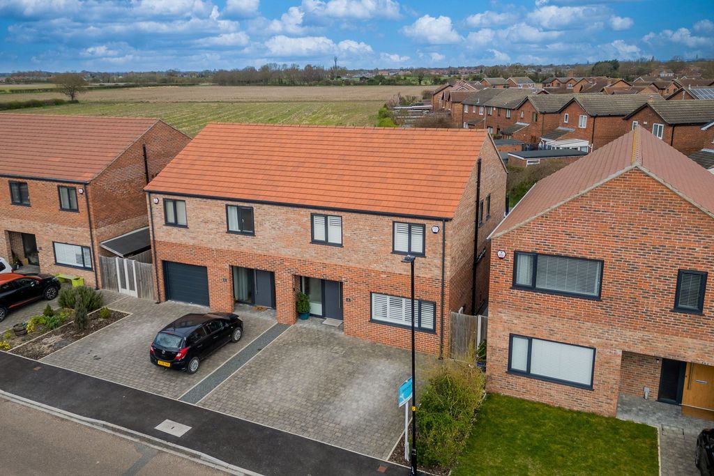 Property photo 1 of 29