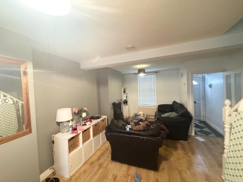 Property photo 2 of 9 Living Room