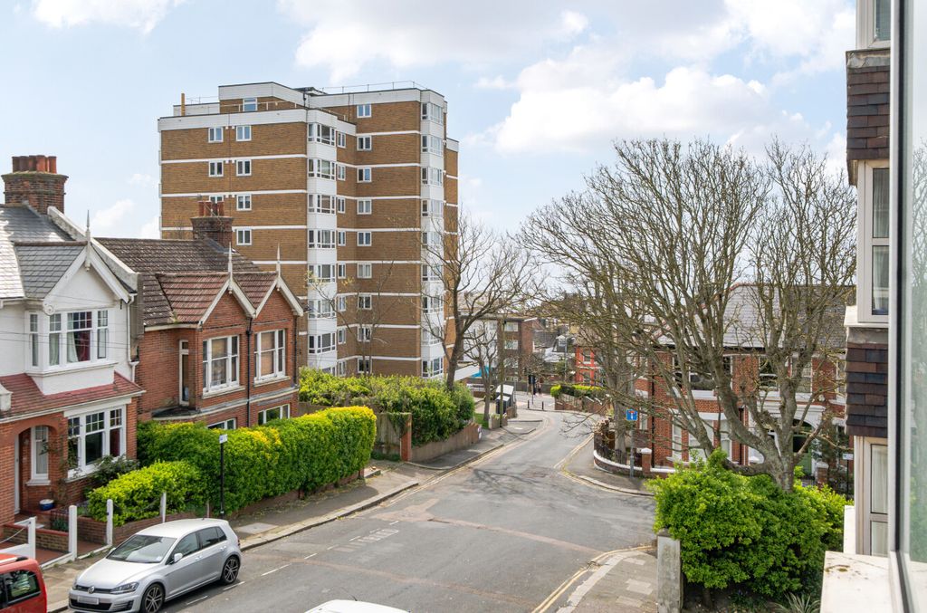 Property photo 3 of 11 Picture 3