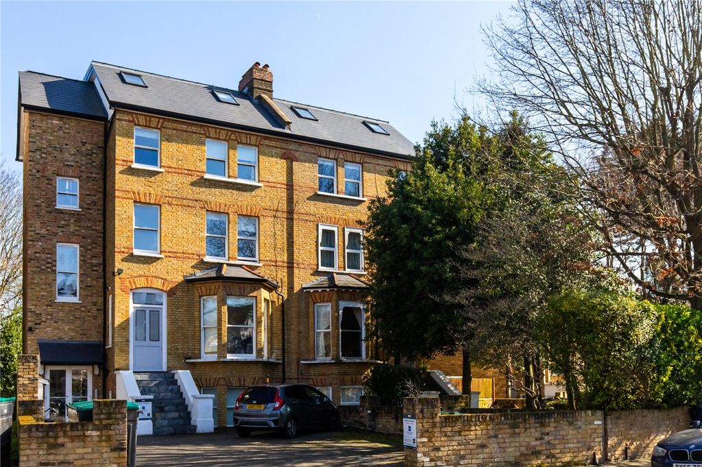 Property photo 2 of 16 Picture No. 12