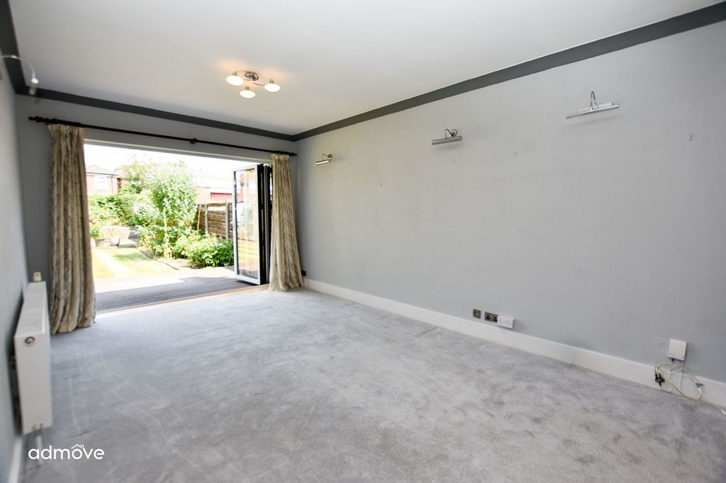 Property photo 3 of 24