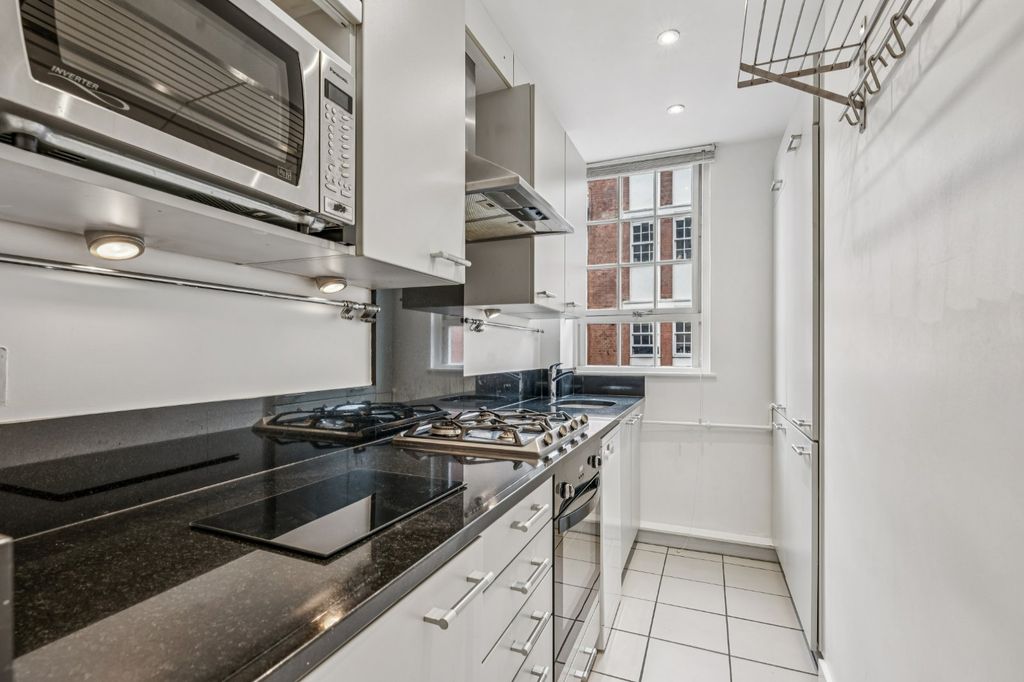 Property photo 3 of 11