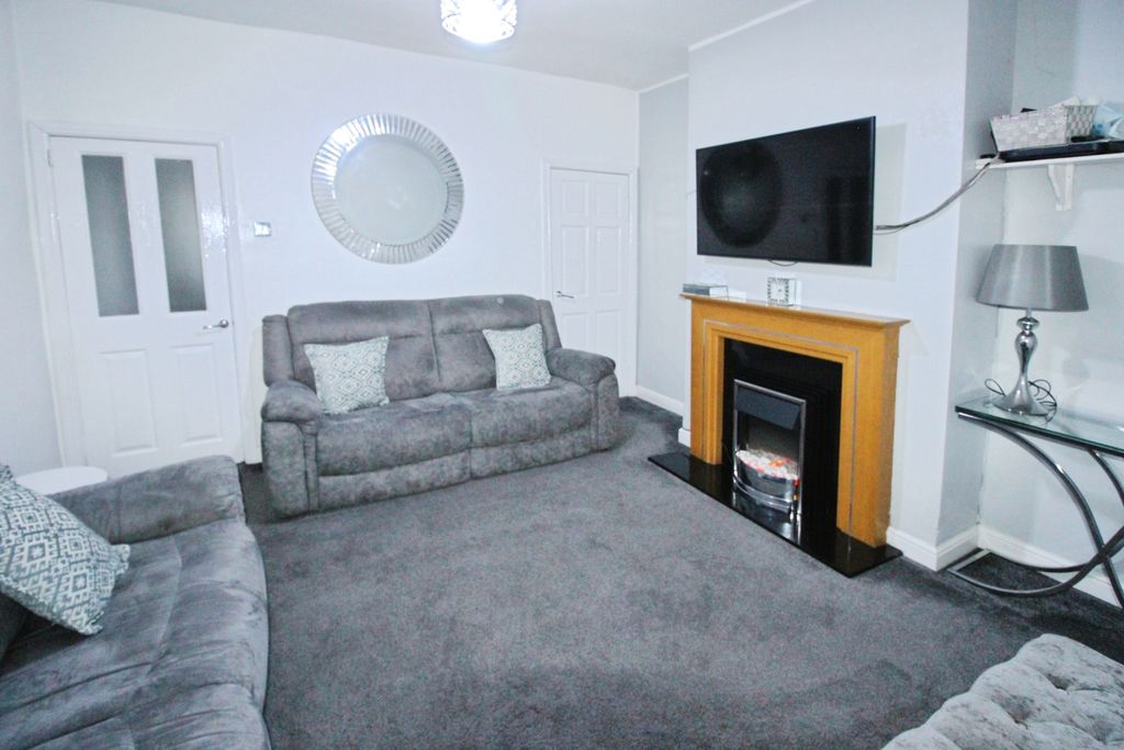 Property photo 3 of 16 Siting/Dining Room