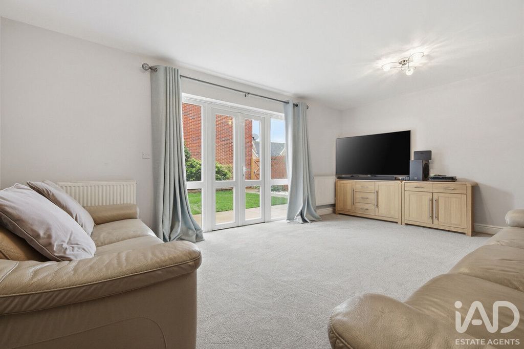 Property photo 3 of 21