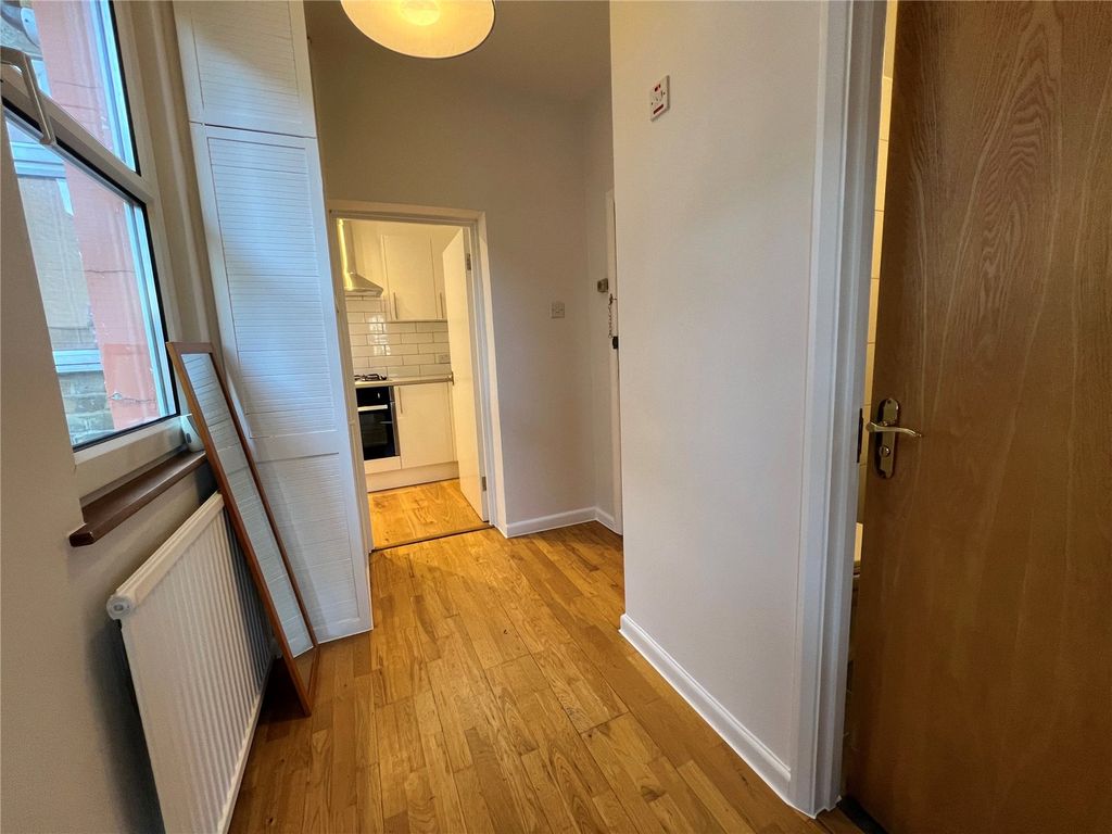 Property photo 2 of 9 Picture No. 21