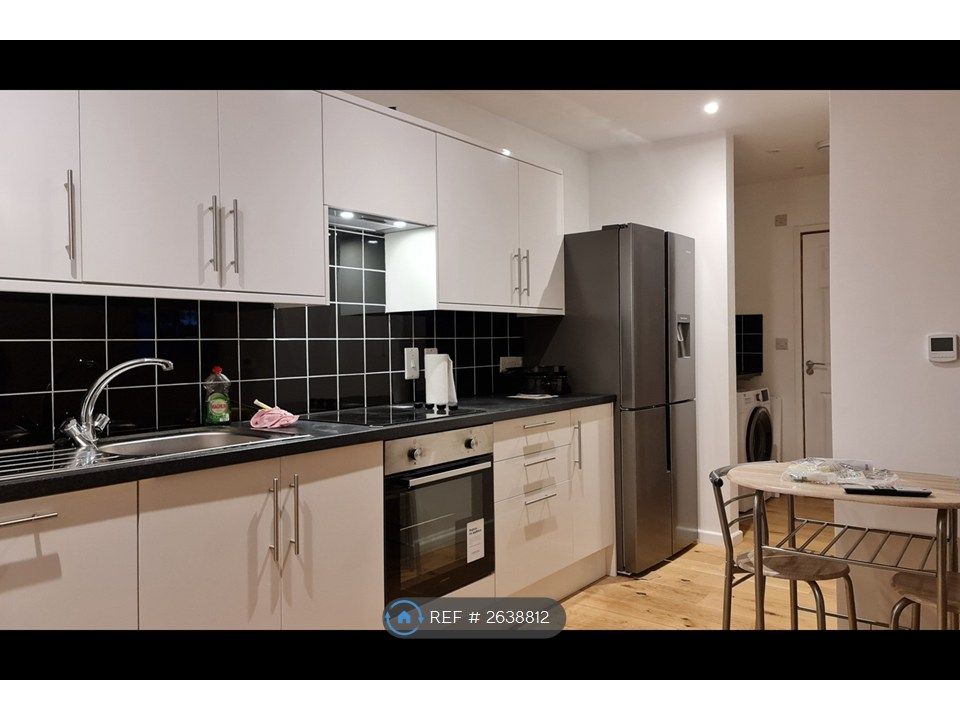 Property photo 2 of 9 Kitchen Dining Area