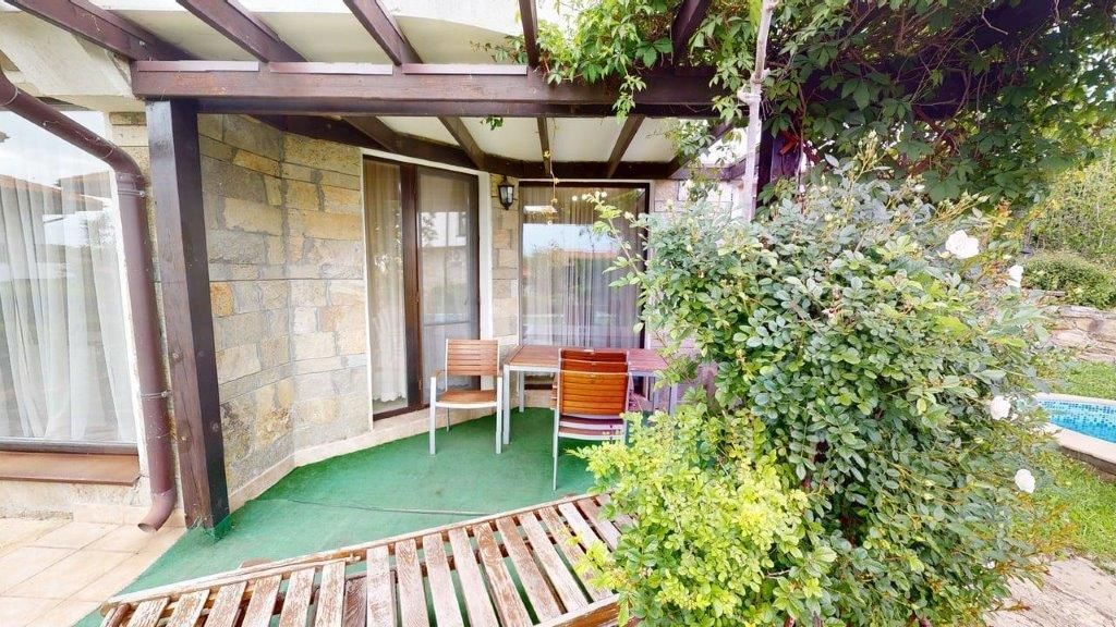 Property photo 1 of 37