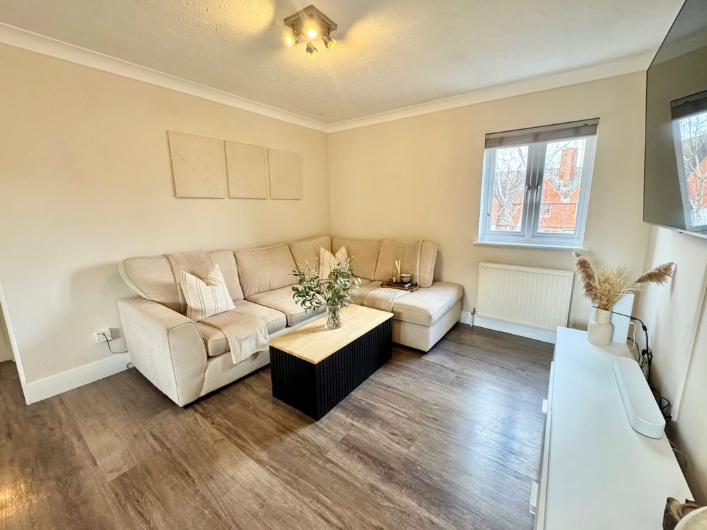 Property photo 2 of 11 4854954