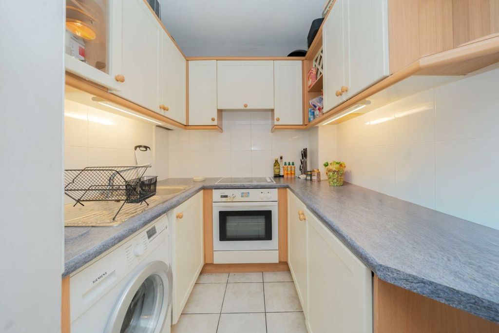 Property photo 3 of 4