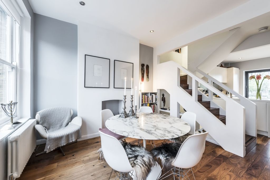 Property photo 3 of 20 Upper Street