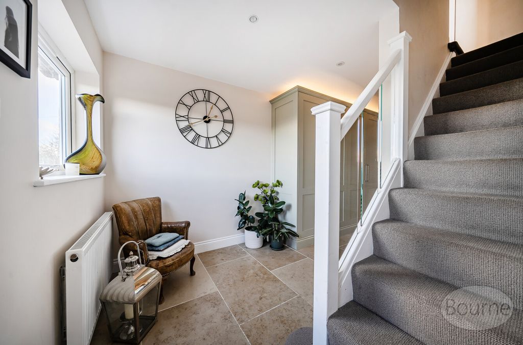 Property photo 3 of 21 A39A71c4-3Ef3-41E...