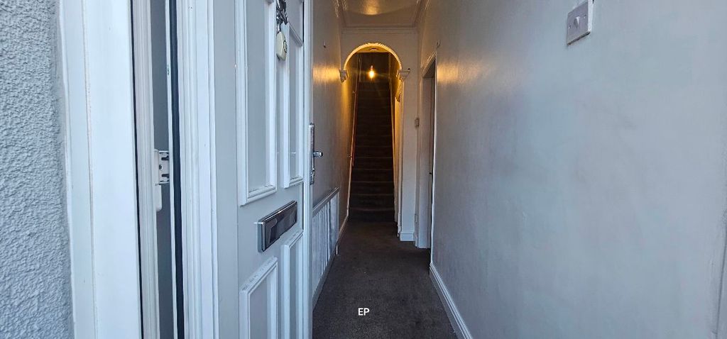 Property photo 2 of 30