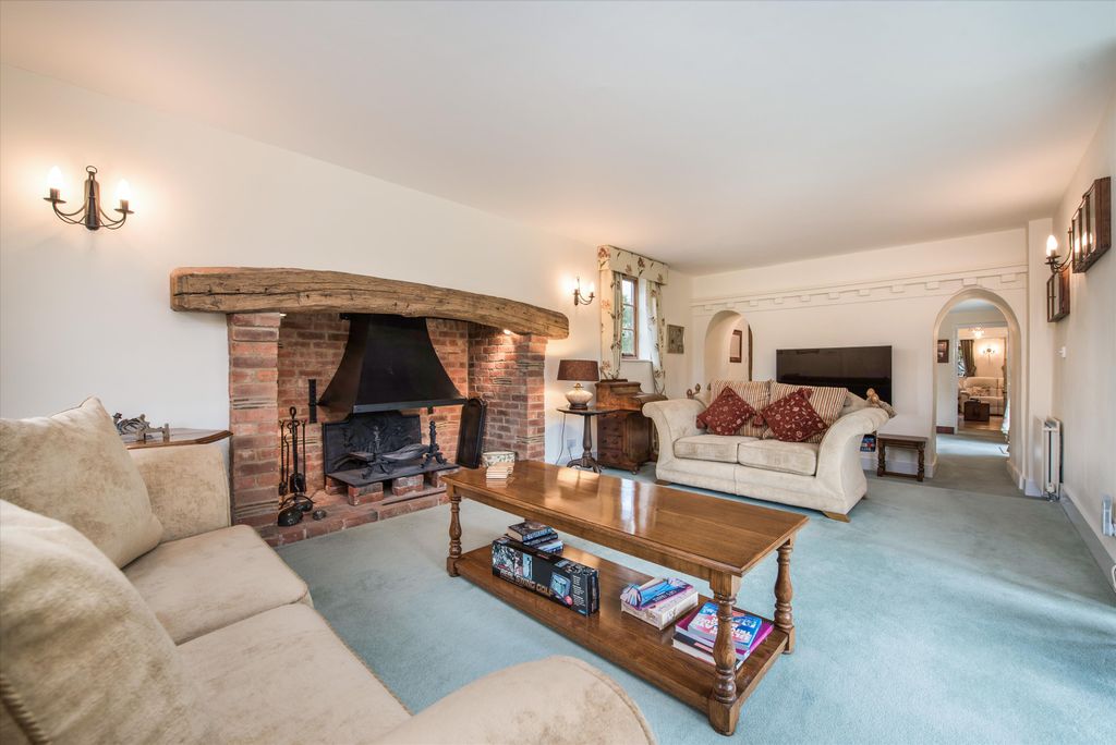 Property photo 3 of 21 Drawing Room
