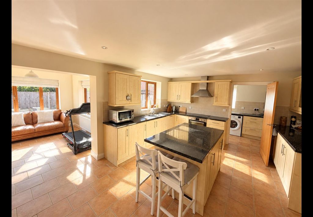 Property photo 3 of 26 Open-Plan Kitchen