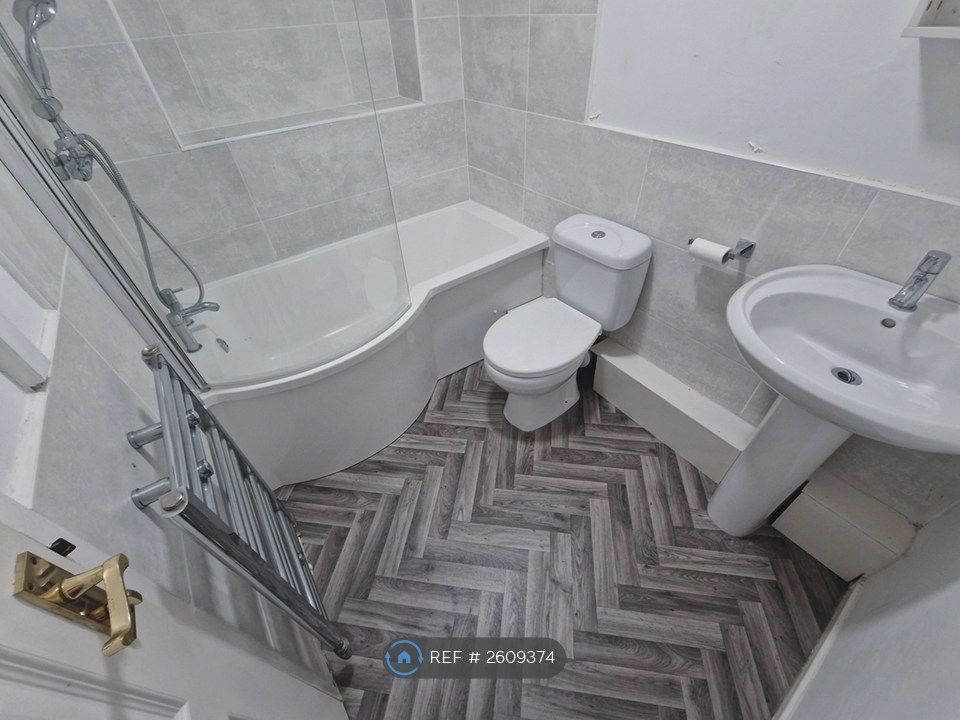 Property photo 3 of 25