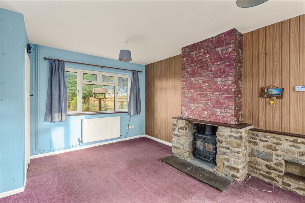 Property photo 3 of 18 2 The Avenue, Middleton Cheney-7.Jpg